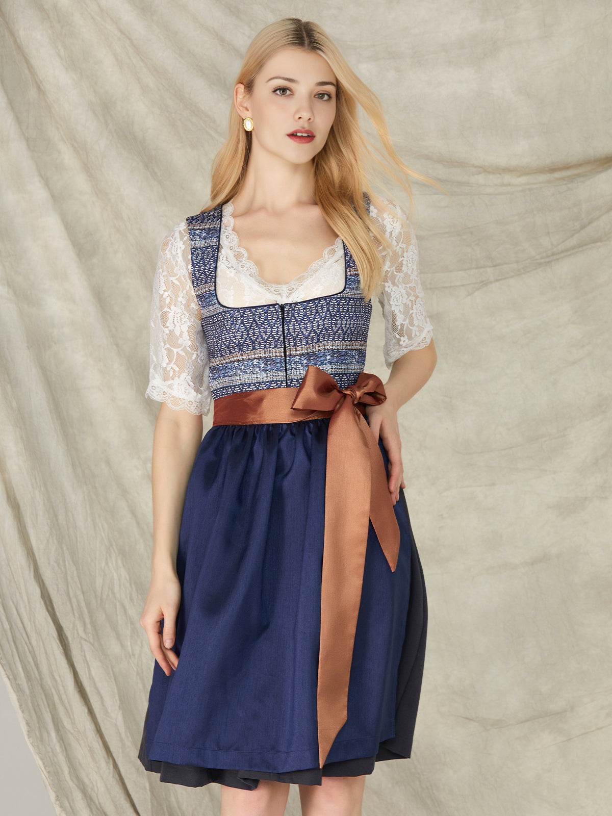 Perfektní modrá dirndl pro všechny příležitosti